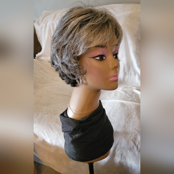 2 Wigs!! Carte Blanche And Incentive By Gabor Wigs! Both Color Sugared Charcoal! - Picture 5 of 16